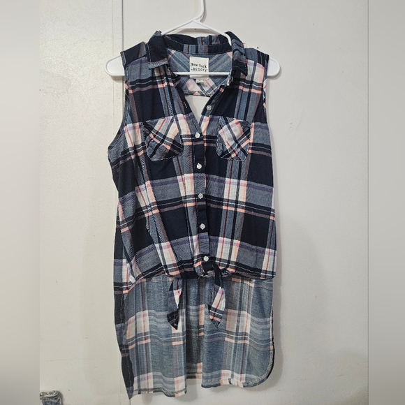 New York Laundry Tops - New York Laundry Plaid Tie Front Button Down Sleeveless Top!